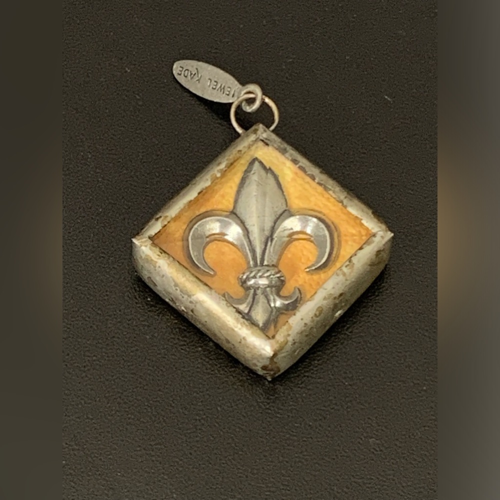 JEWEL KADE - Antique Silver Fleur De Lis & Globe Charm Pendant yellow Background